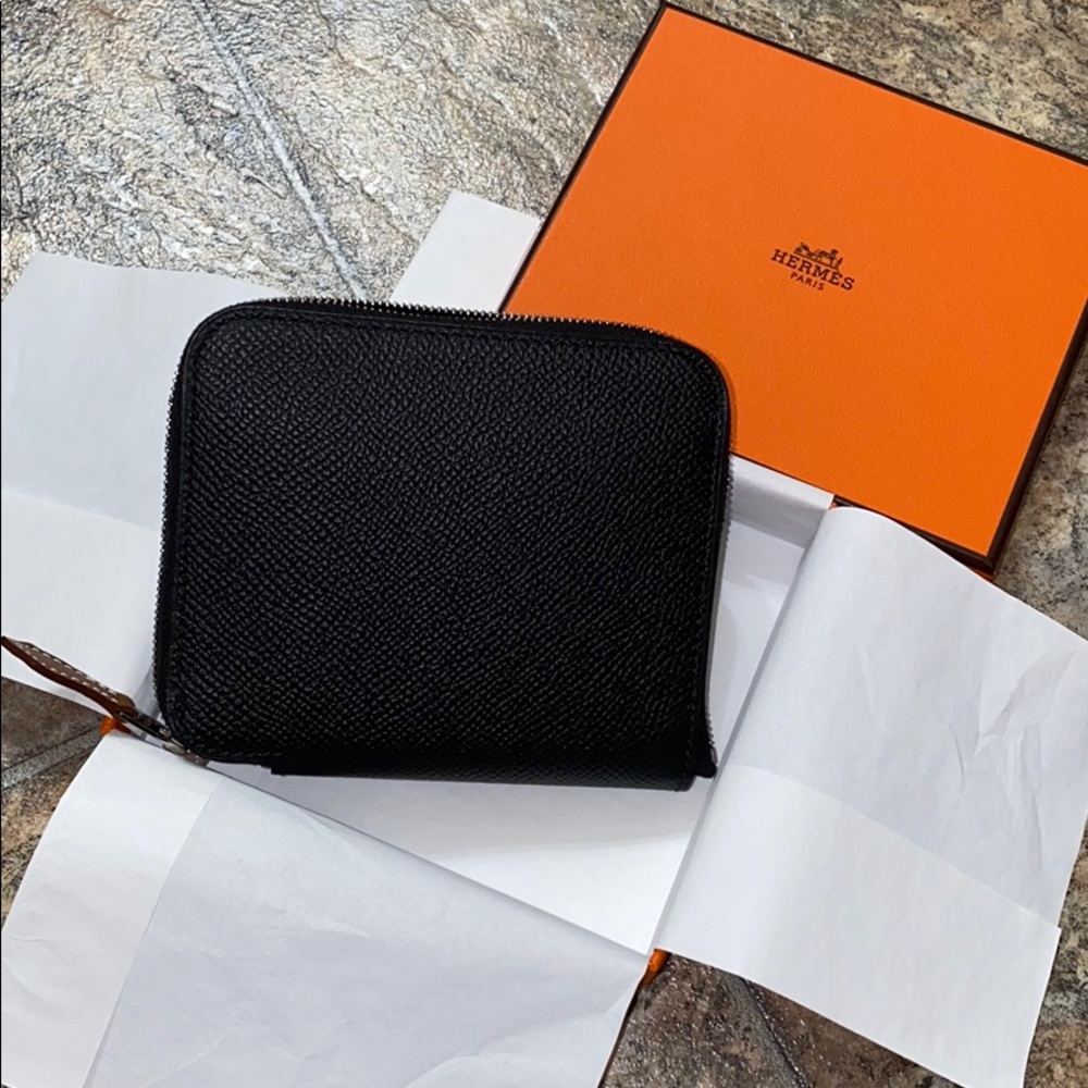 SOLD!!!! Hermes silk’in change wallet